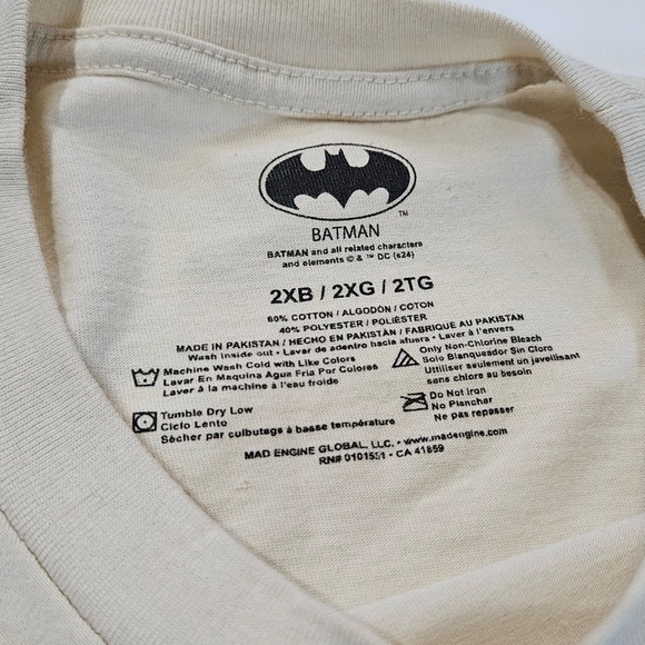 The Joker DC Comics T-Shirt Mens 2XL Beige Vintage Style Villain Graphic Tee NEW - Picture 3 of 5